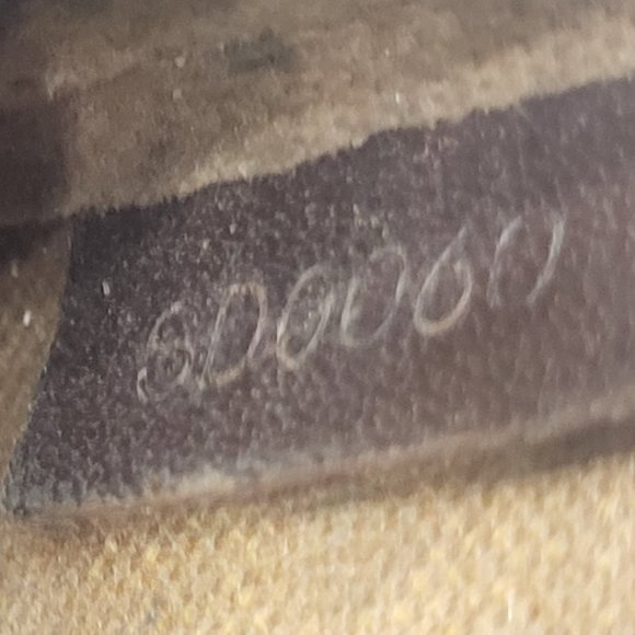 LOUIS VUITTON VINTAGE POCHETTE ACCESSOIRES - Picture 8 of 16